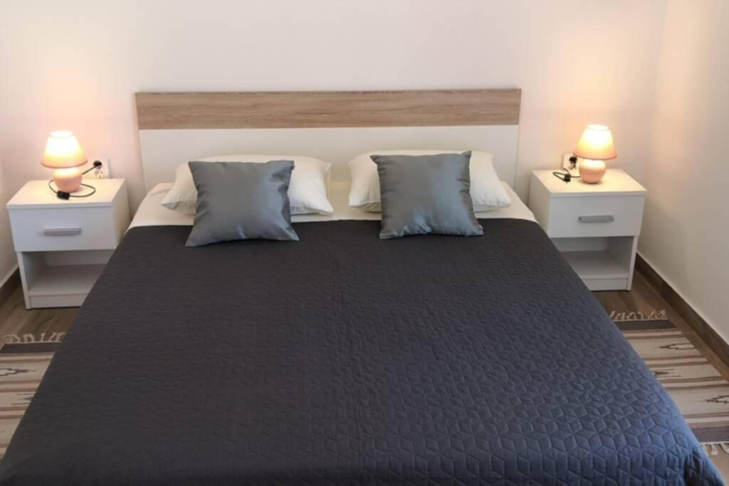 Apartment Vesna For 2, Free Parking And Wi-Fi Pula Dış mekan fotoğraf