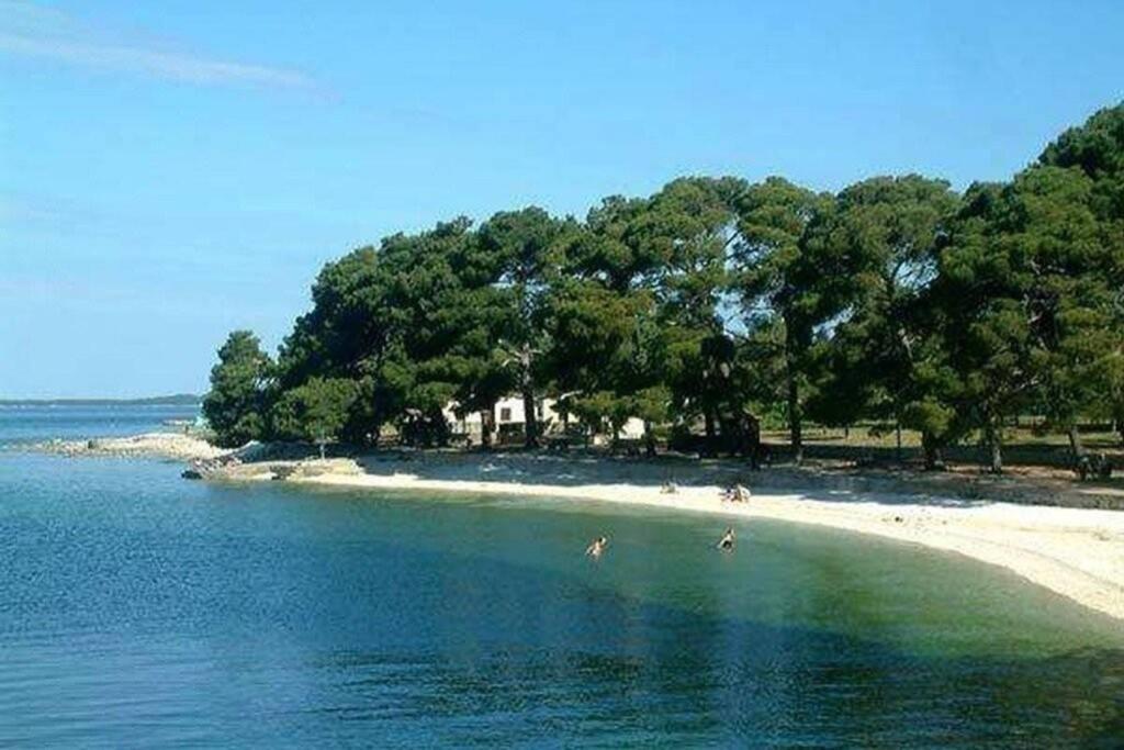 Apartment Vesna For 2, Free Parking And Wi-Fi Pula Dış mekan fotoğraf