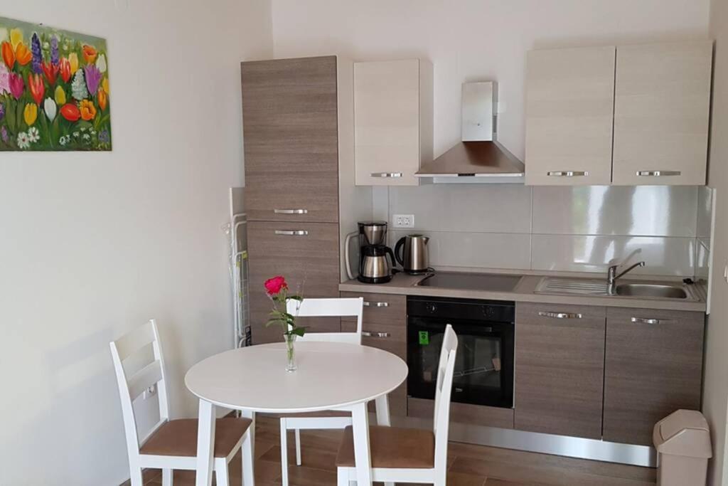 Apartment Vesna For 2, Free Parking And Wi-Fi Pula Dış mekan fotoğraf