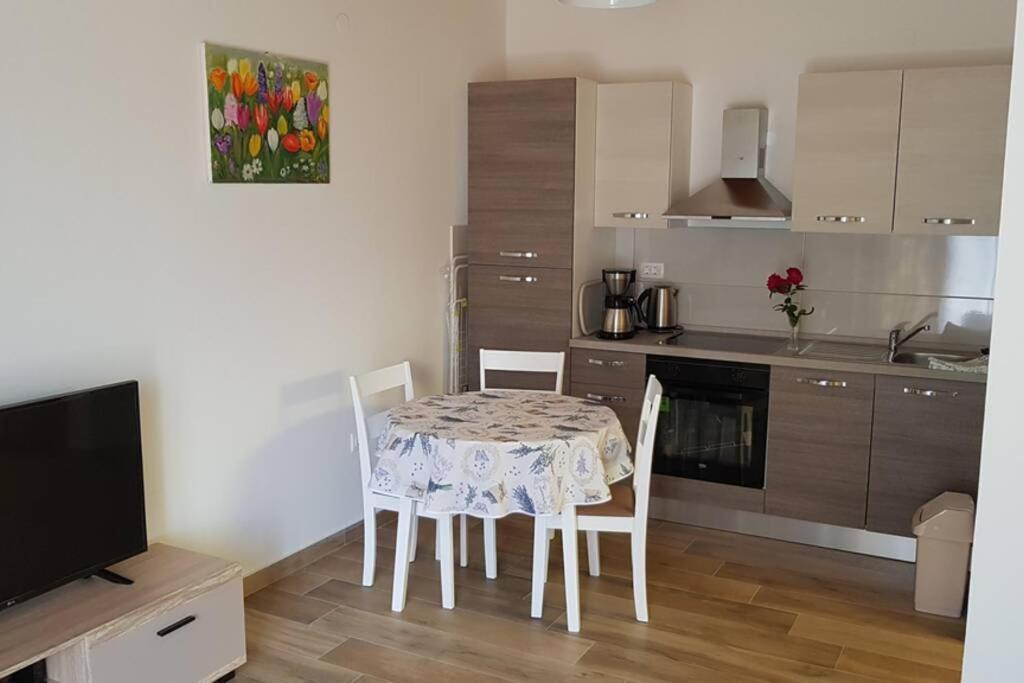 Apartment Vesna For 2, Free Parking And Wi-Fi Pula Dış mekan fotoğraf