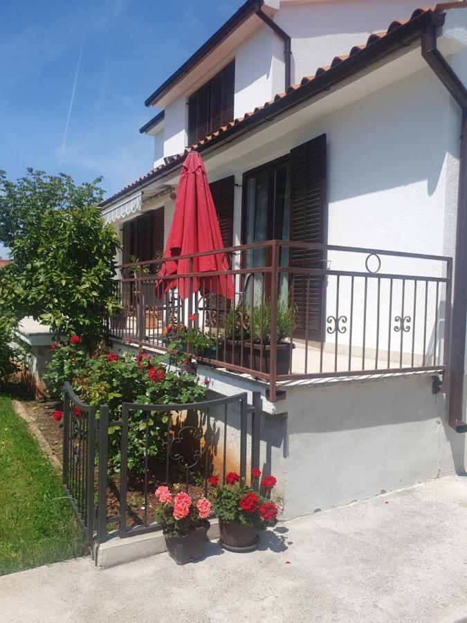 Apartment Vesna For 2, Free Parking And Wi-Fi Pula Dış mekan fotoğraf