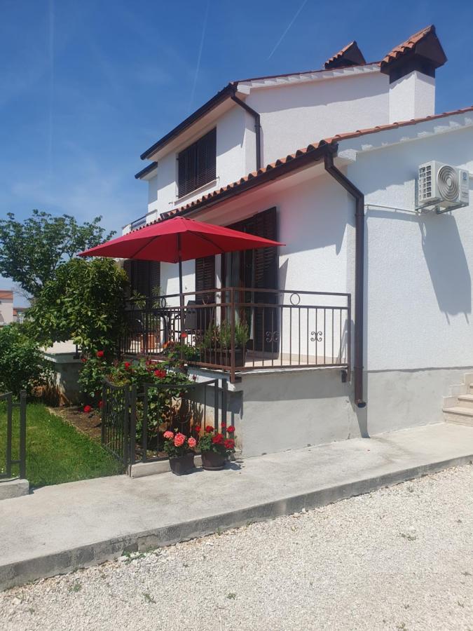 Apartment Vesna For 2, Free Parking And Wi-Fi Pula Dış mekan fotoğraf